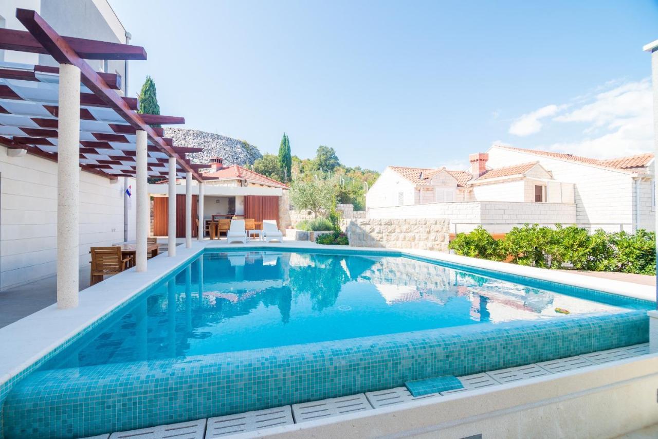 Apartment Modern Luxury With Swimming Pool - Bayside View *
