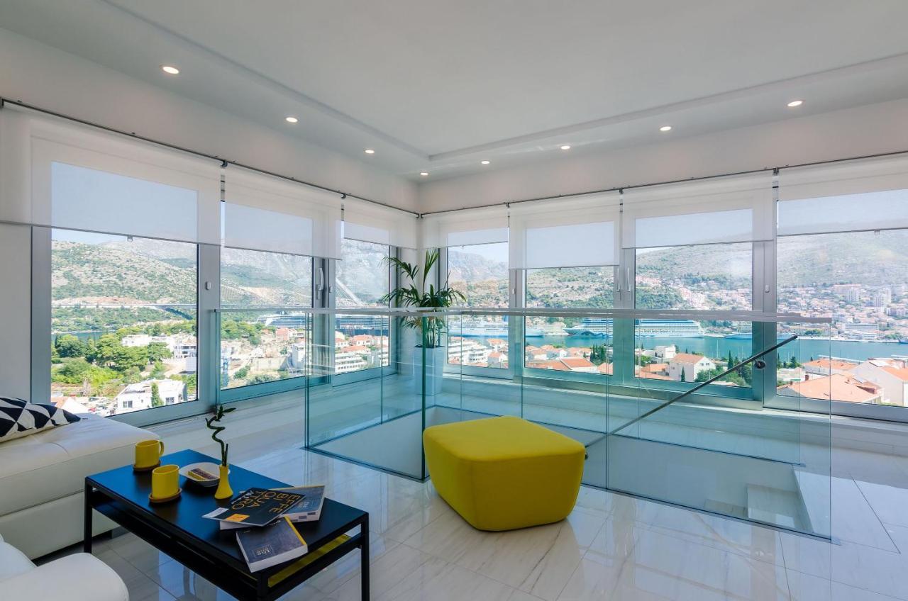 Modern Luxury With Swimming Pool - Bayside View